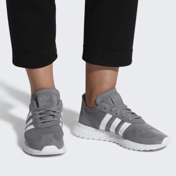 ADIDAS Originals Grey Flashback Sneakers - Picture 2 of 8